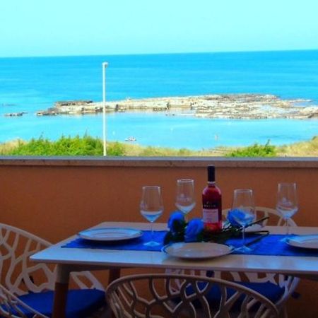 Bilocale Punta Rosa - Fronte Spiaggia โอตรันโต ภายนอก รูปภาพ