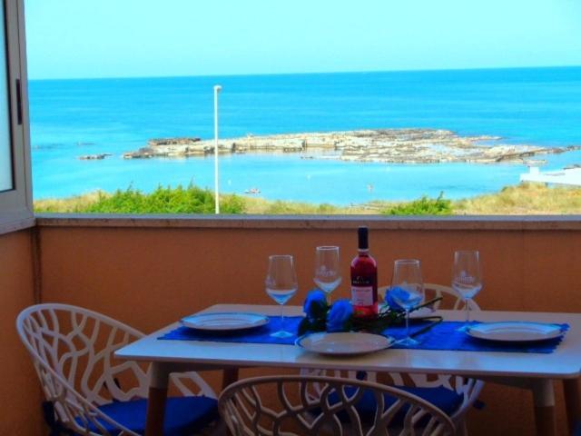 Bilocale Punta Rosa - Fronte Spiaggia โอตรันโต ภายนอก รูปภาพ