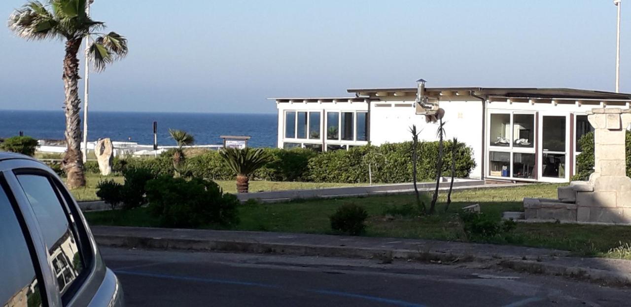 Bilocale Punta Rosa - Fronte Spiaggia โอตรันโต ภายนอก รูปภาพ